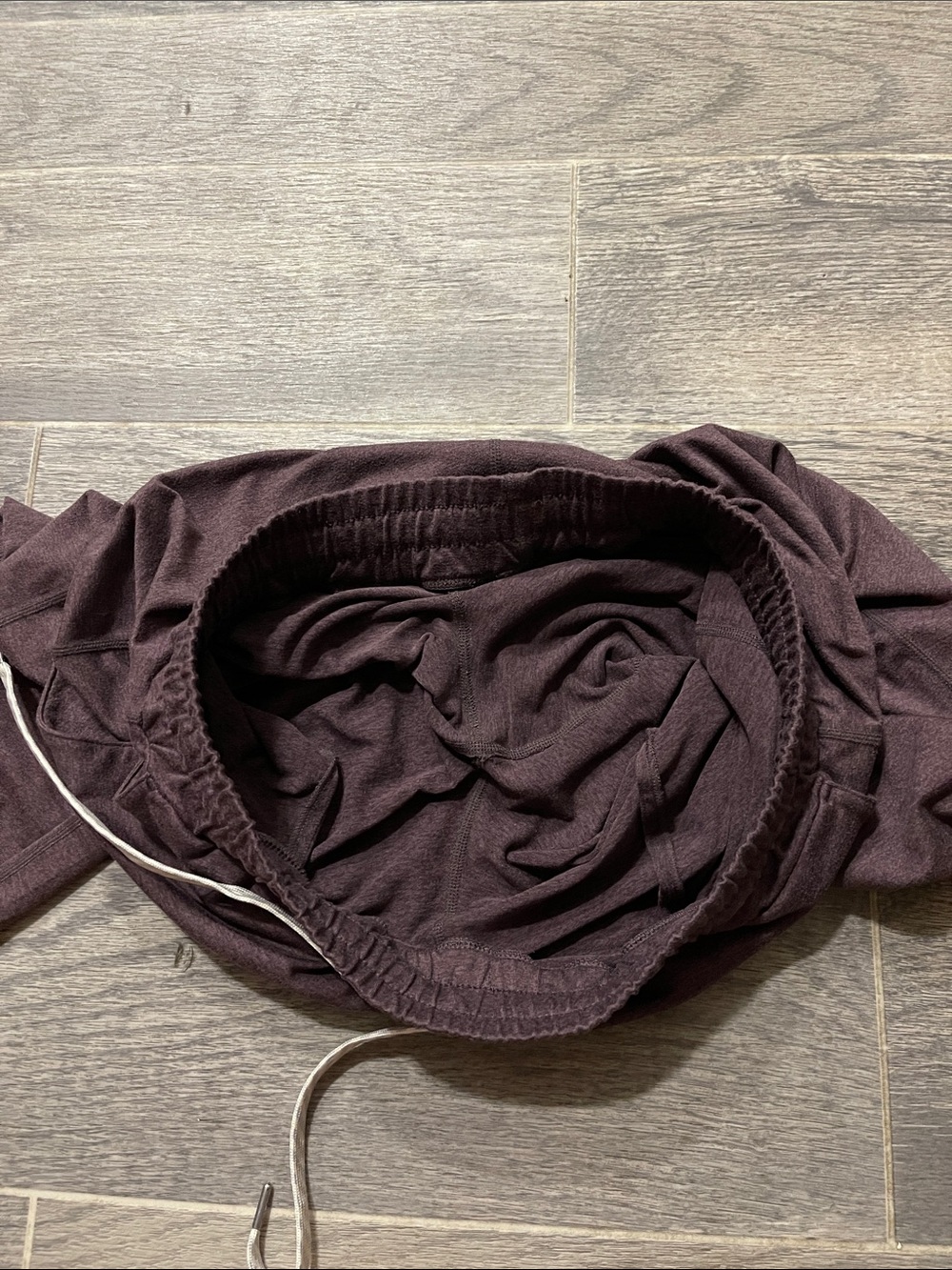 Vuori Women’s Performance Joggers - Picture 7 of 7
